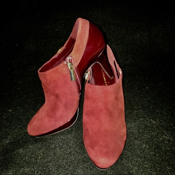 NWOT Bandolino Suede Ankle Boots - Picture 2 of 6